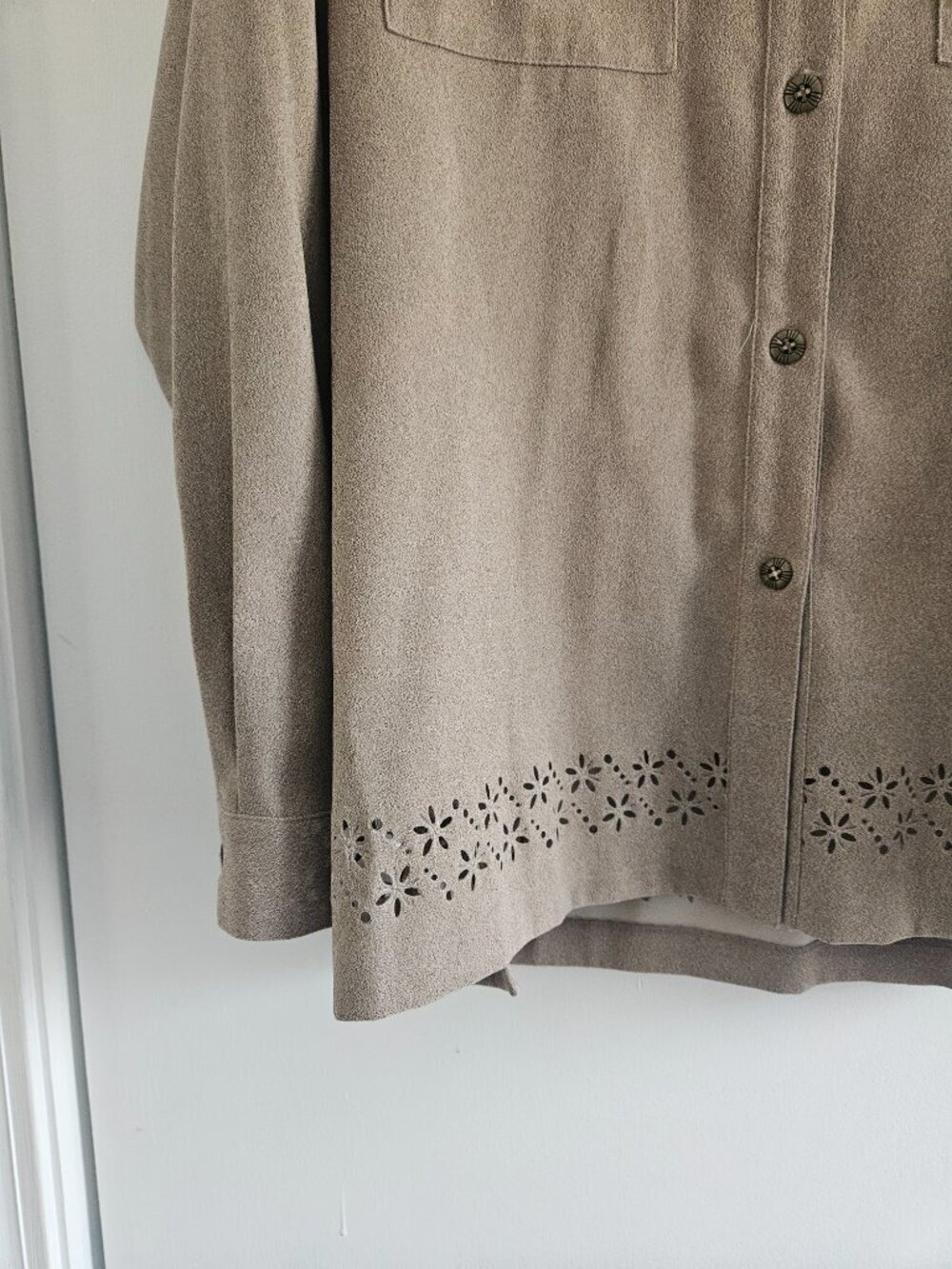 Alfred Dunner Brown Laser-Cut Faux Suede 16 Blouse - Picture 5 of 8